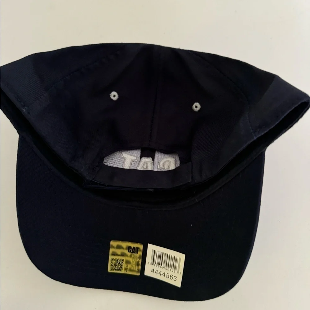 CAT men’s classic logo hat one size adjustable